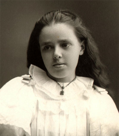 Photograph of Jessie Mary Sinton at age 13