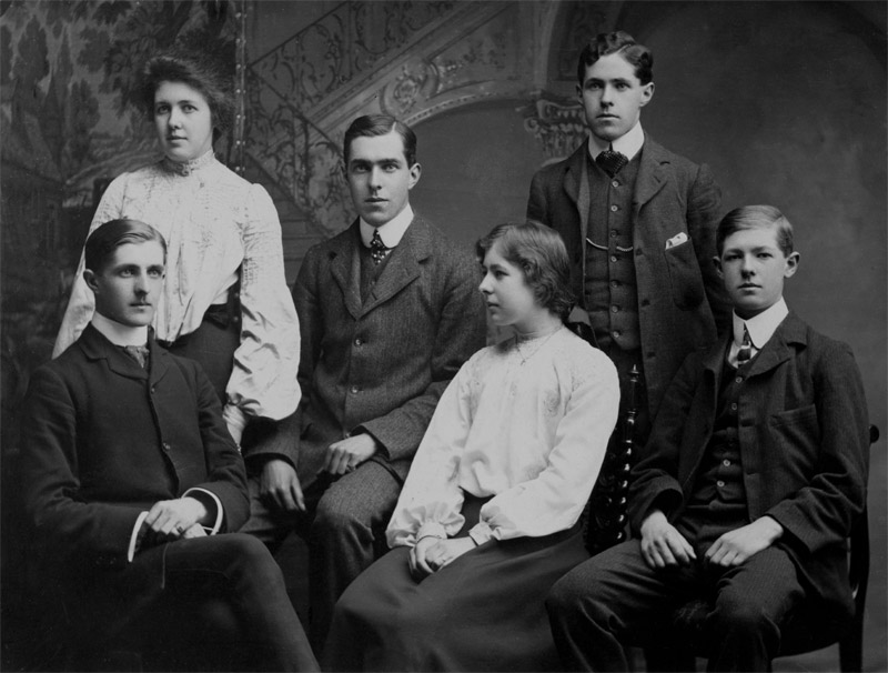 Photograph of The children of David and Annie Sinton, Rostrevor, Co. Down - circa 1905